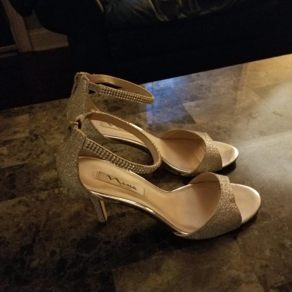 Heels - Picture 4 of 4